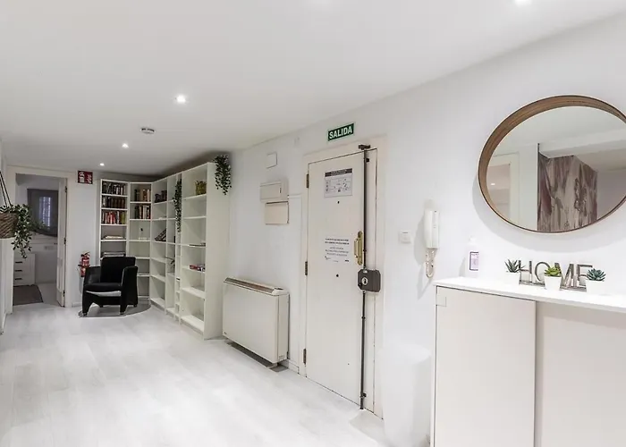 Aston - Mercado De La Rivera In Casco Viejo * Бильбао